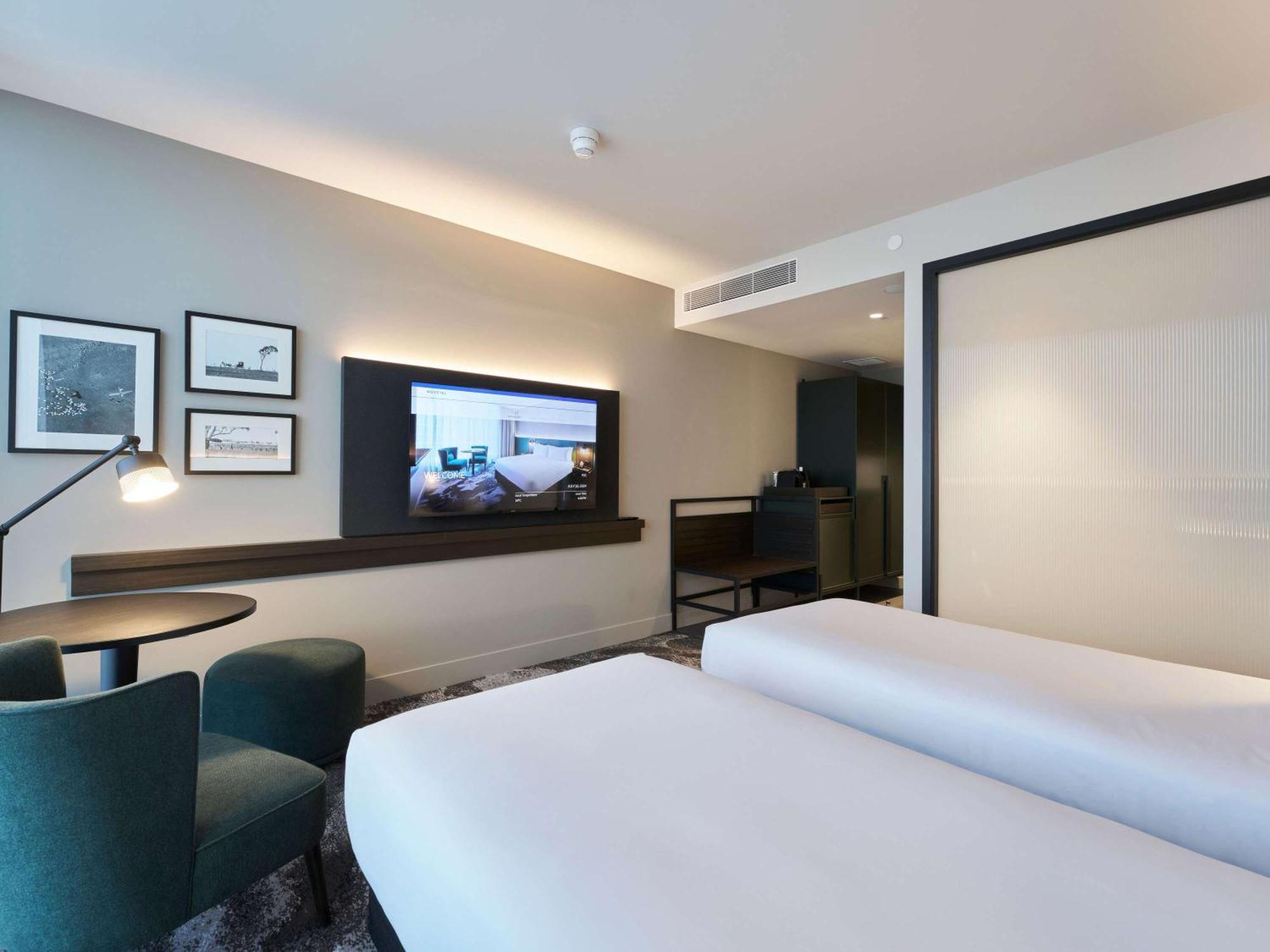 Novotel Melbourne Airport Exterior photo